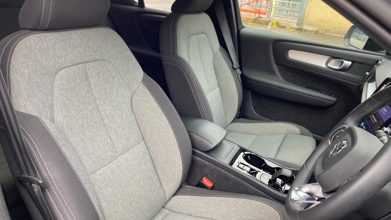 Volvo XC40 2.0 B3P Plus Dark 5dr Auto Petrol Estate